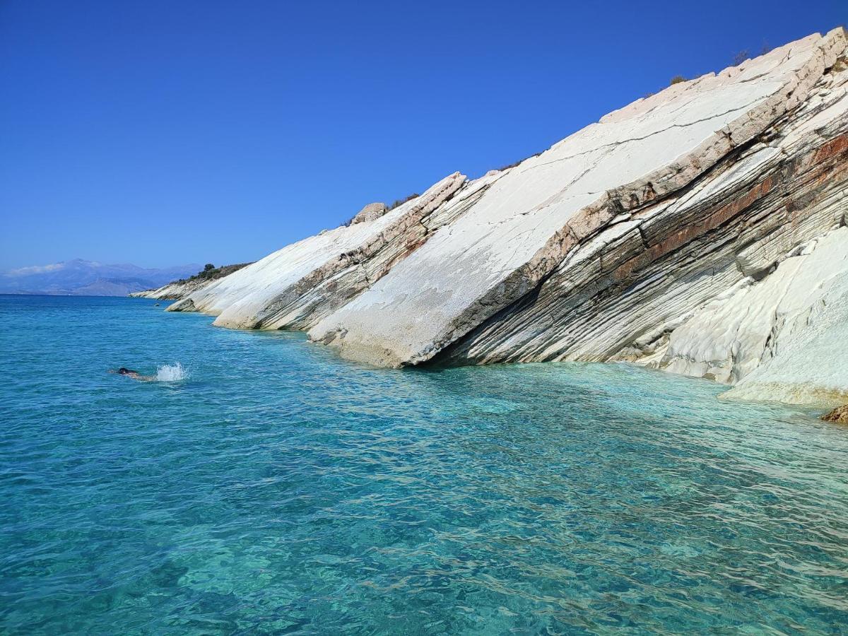 Lost Paradise Eco Camping Himare Eksteriør bilde
