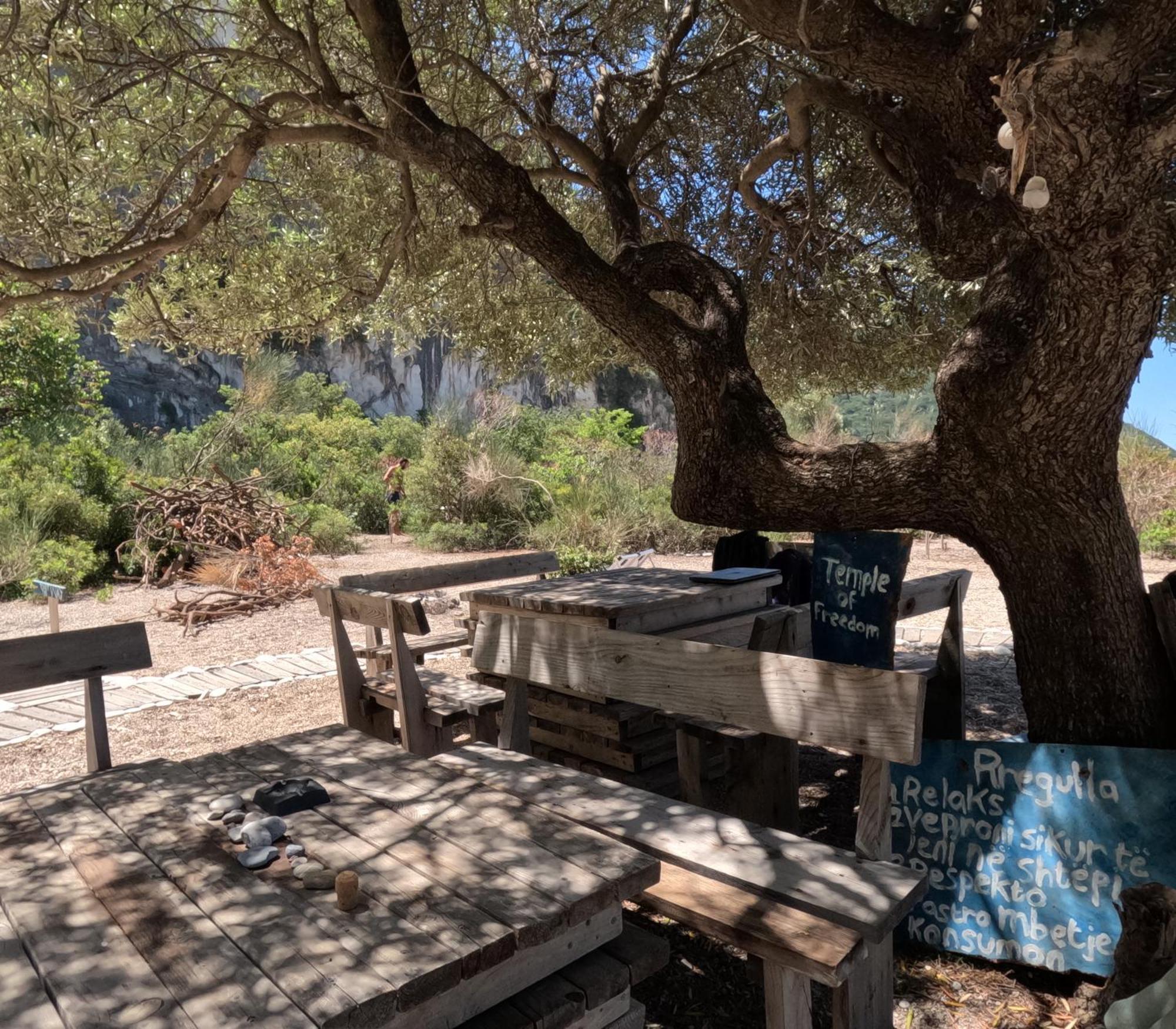 Lost Paradise Eco Camping Himare Eksteriør bilde