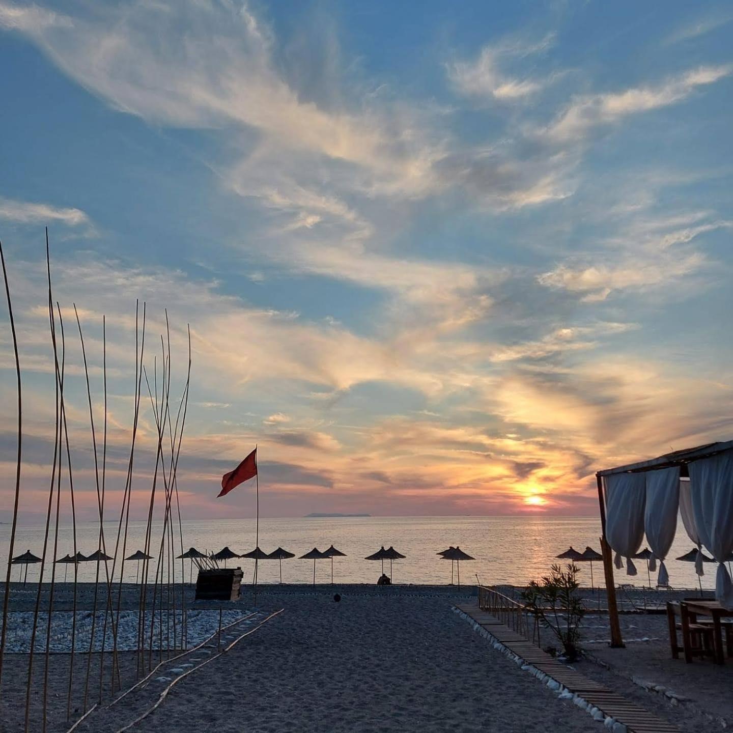 Lost Paradise Eco Camping Himare Eksteriør bilde