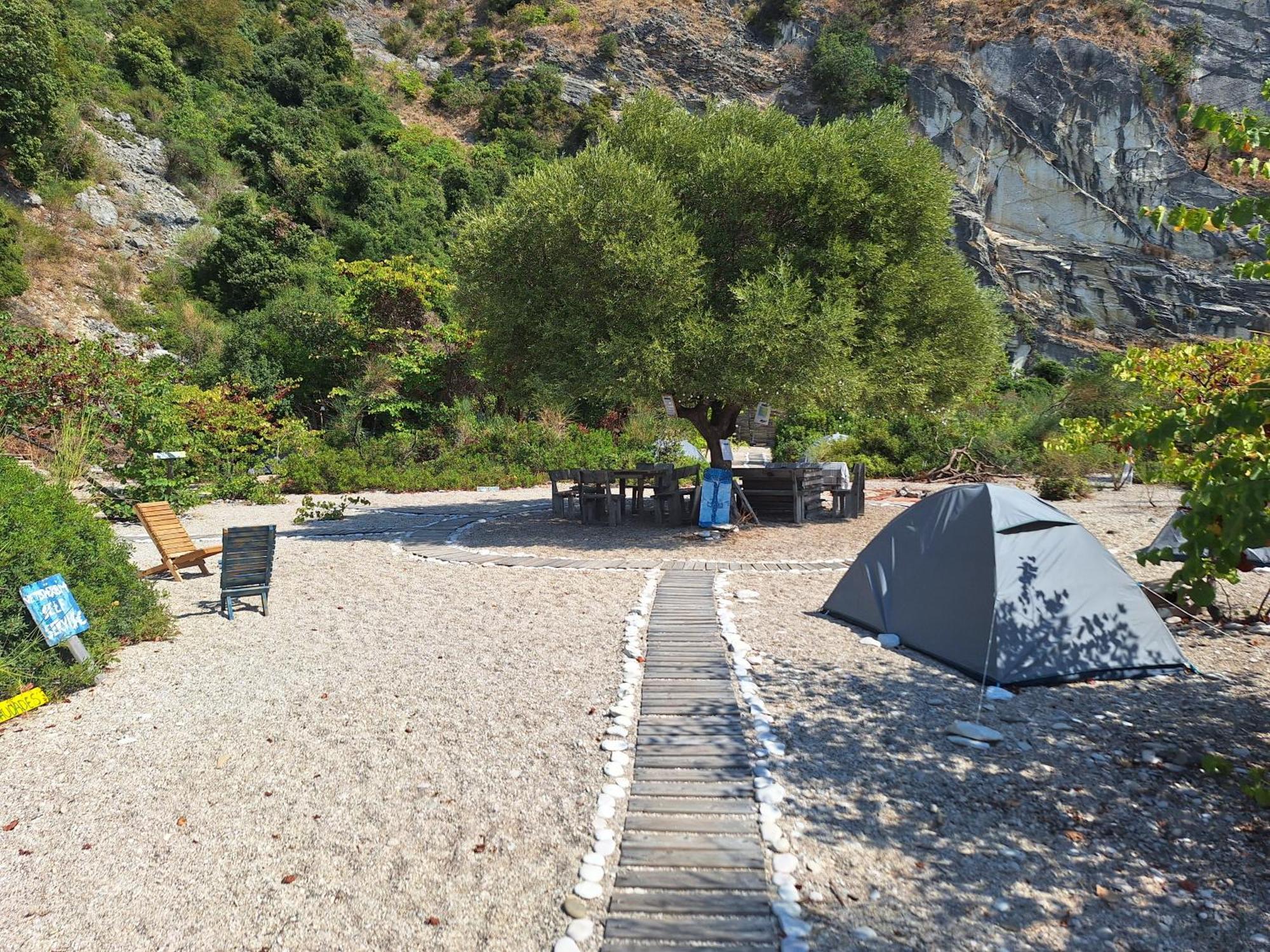Lost Paradise Eco Camping Himare Eksteriør bilde