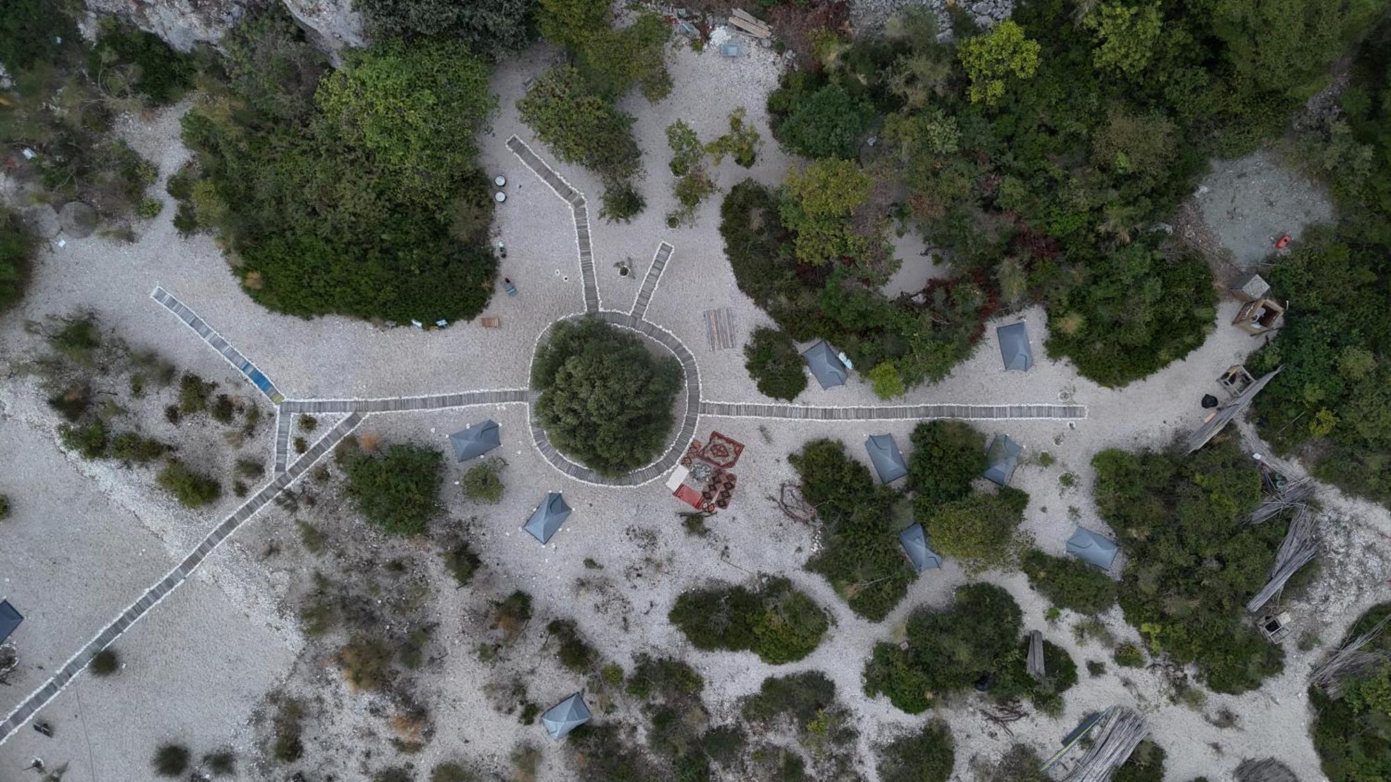 Lost Paradise Eco Camping Himare Eksteriør bilde
